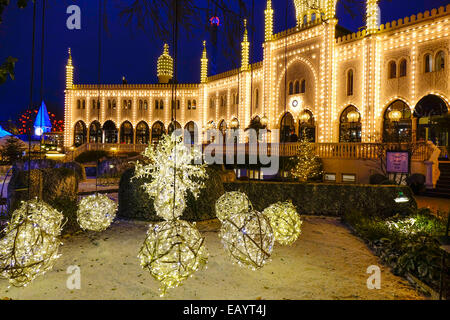 Weihnachten beleuchtet Restaurant Nimb in Kopenhagen, Tivoli, Europa Stockfoto