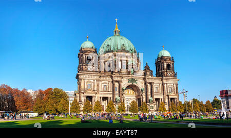 BERLIN - 3. Oktober 2014: Berliner Dom am 3. Oktober 2014 in Berlin, Deutschland. Es ist der Kurzname für die evangelische oberste Pa Stockfoto