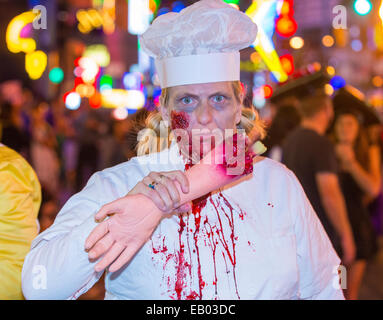 Ein nicht identifizierter Teilnehmer bei der jährlichen Las Vegas Halloween-parade Stockfoto