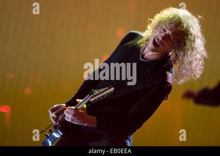 Kirk Hammett, führt Gitarrist von Metallica während des Konzerts für Tapferkeit 11. November 2014 in Washington, D.C. Stockfoto