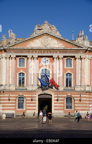 Rathaus oder Mairie Fassade an der Place du Capitole Stadtplatz Toulouse Frankreich Stockfoto