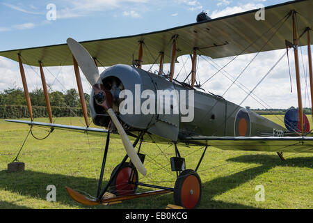 Biggleswade, UK - 29. Juni 2014: Vintage British training Flugzeug Avro 504 K. 1918 auf der Luftfahrtmesse Shuttleworth Collection. Stockfoto