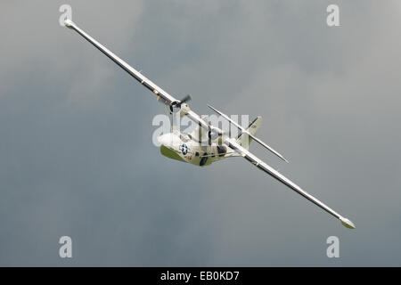 Biggleswade, UK - 29. Juni 2014: Consolidated Catalina PBY5A, "Miss Pickup" an der Shuttleworth Collection air Show. Stockfoto