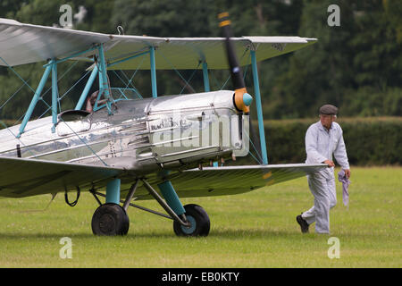 Biggleswade, UK - 29. Juni 2014: Jahrgang 1932 Blackburn B2 britische Doppeldecker auf der Luftfahrtmesse Shuttleworth Collection. Stockfoto