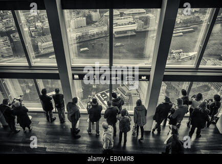 London von der Shard anzeigen Balkon, Großbritannien Stockfoto