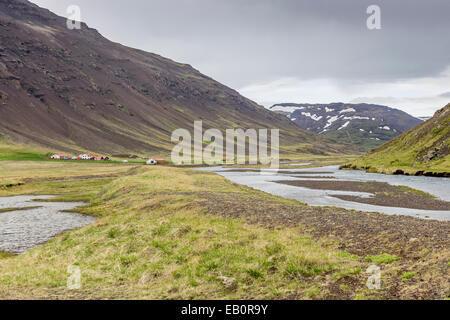 Westisland Westfjorde, Flókalundur, Straße und Landschaft auf dem Weg nach Látrabjarg Stockfoto