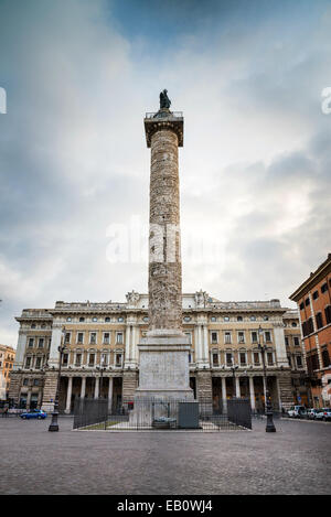 Die Gedenkstätte Spalte von Marco Aurelio in Piazza Colonna, La Colonna di Marco Aurelio in Piazza Col Stockfoto