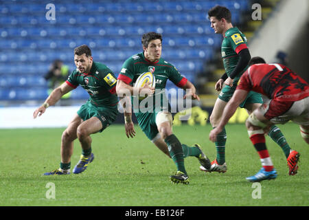 Oxford, UK. 23. November 2014. Aviva Premiership. London Welsh gegen Leicester Tigers. Anthony Allen (Leicester Tigers) auf die Ladung. Bildnachweis: Aktion Plus Sport/Alamy Live-Nachrichten Stockfoto