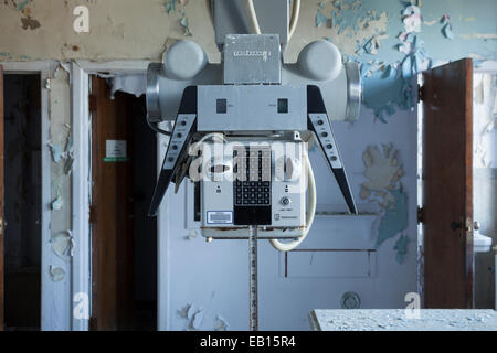 Eine Röntgengenerator in einem verlassenen Krankenhaus, Ontario, Kanada. Stockfoto