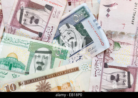 Moderne Saudi-Arabien Geld detaillierte Banknoten Hintergrundtextur Foto Stockfoto