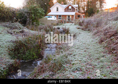 Titley, Herefordshire, England. 24. November 2014. UK-Wetter: Temperaturen weit unter dem Gefrierpunkt gestern Abend stürzte viele Teile des ländlichen England verlassen eine breite verteilt auf starkem Frost und winterliche Szenen bei Tagesanbruch. Stockfoto