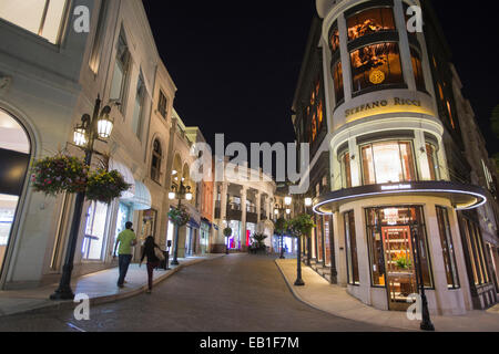 Zwei Rodeo in der Nacht, Rodeo Drive, Beverly Hills, Kalifornien, USA Stockfoto