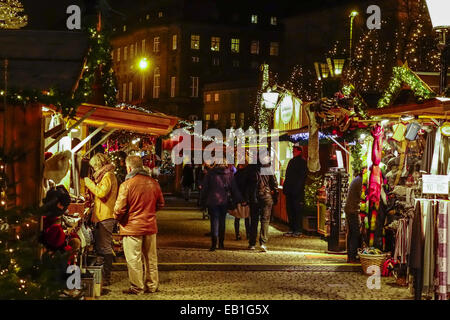 Weihnachtsmarkt Auf Dem Hbro Plads, Buchforst, Kopenhagen, Region Hovedstaden, Dänemark, Europa Stockfoto