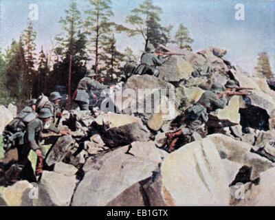 Das zeitgenössische eingefärbte deutsche Propaganda-Foto zeigt deutsche Truppen in Finnland im April 1918. : Fotoarchiv Neumann - kein Draht-SERVICE Stockfoto