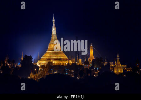 Die Shwedagon-Pagode - Stadt Yangon in Myanmar (Burma) Stockfoto