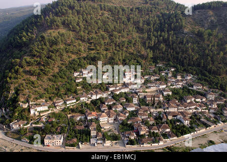 Blick auf die Altstadt von Berat, Albanien, von der Burg. Stockfoto