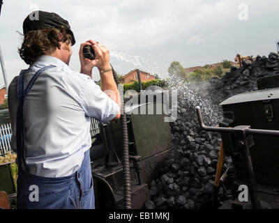 die Mannschaft des Jahrgangs Dampf Lok 2857 mit Severn Valley Railway, Kidderninster, UK Stockfoto