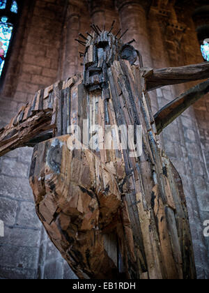 Kuratiert von Galerie Pangolin, wurde Tiegel 2 eine Skulpturenausstellung, internationalen Arbeit in der Kathedrale von Gloucester. Stockfoto