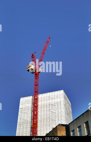 Rot-Kran, Remodeling In Arbeit, Chiltern Street & Paddington Street, Marylebone, London, England, UK Stockfoto