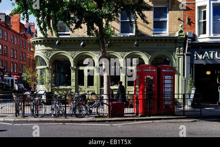 Straßenszene Marylebone High Street, London, England, UK Stockfoto