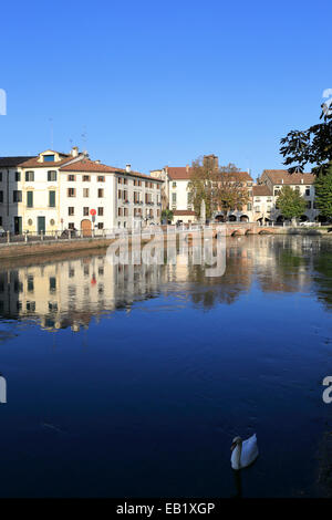 Ponte Dante und Fluss Sile, Treviso, Italien, Veneto. Stockfoto