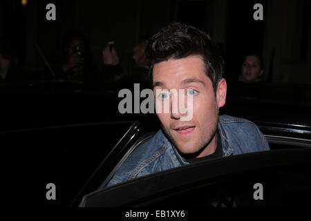 Daniel Campbell "Dan" Smith ist kümmert sich um Aufnahme der Band Aid 30 single auf 15. November 2014. Stockfoto