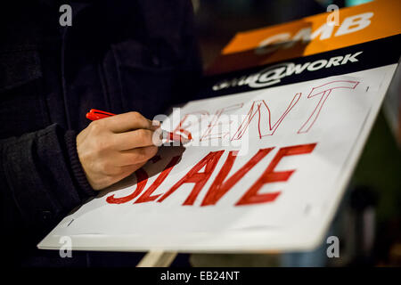 London, UK. 24. November 2014. 'End Rache Räumungen' Protest in Westminster © Guy Corbishley/Alamy Live News Stockfoto