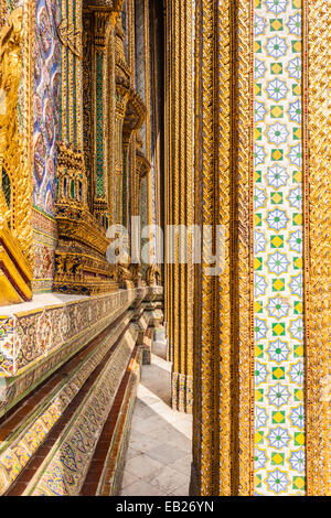 Details der Wat Phra Kaeo, der Tempel des Smaragd-Buddha, Bangkok, Thailand. Stockfoto