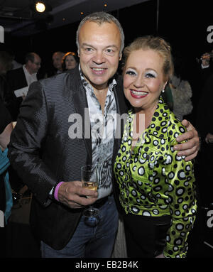 West End Eurovision - 7. MAD Vertrauen HIV/AIDS-Charity-Nacht Featuring: Graham Norton, Sonia Where: London, Vereinigtes Königreich bei: 22. Mai 2014 Stockfoto