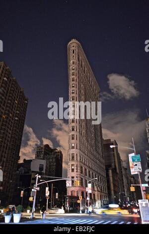 Nach Hurrikan Sandy erleben in der Innenstadt stockdunkel, New Yorker eines der dunkelsten Halloween Nächte je. Stockfoto