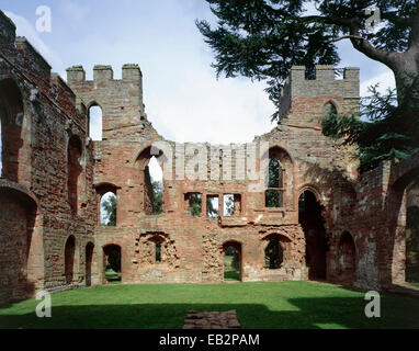 Innenansicht aus dem Westen, Acton Burnell Castle, Acton Burnell, Shropshire, Großbritannien Stockfoto