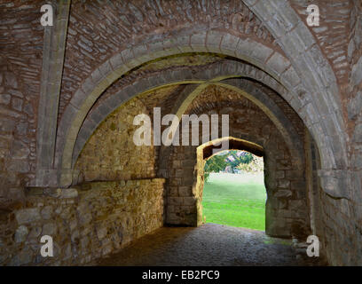 Innenraum des Slype vom Kloster des Mönchs Friedhofs, Lilleshall Abbey, Shropshire, UK Stockfoto