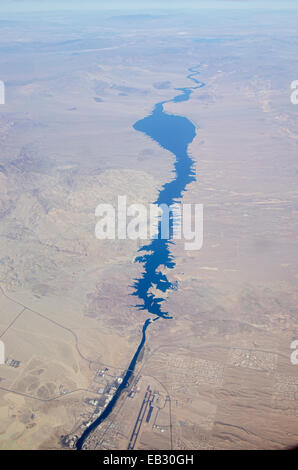 Antenne des Lake Mohave und Bullhead City. Stockfoto