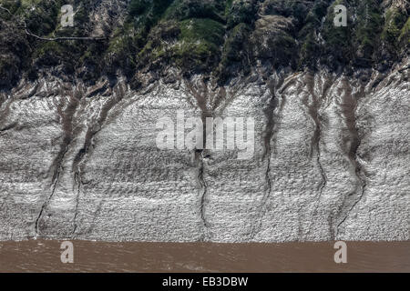 Nachmittags Sonnenlicht auf den riesigen Wattflächen am Ufer des Flusses Avon, Clifton Gorge, Bristol, England - eine unheimliche Landschaft Stockfoto