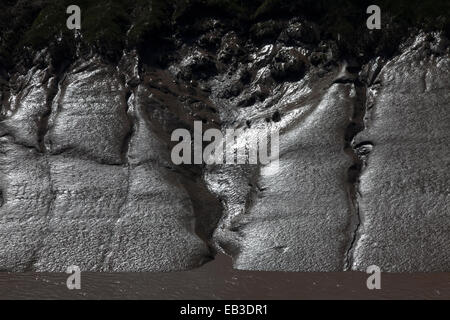 Nachmittags Sonnenlicht auf den riesigen Wattflächen am Ufer des Flusses Avon, Clifton Gorge, Bristol, England - eine unheimliche Landschaft Stockfoto