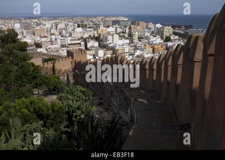 Landschaft der Bucht von den Mauern der Alcazaba Stockfoto