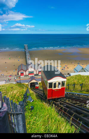 Cliff Railway und viktorianischen Pier in Saltburn durch das Meer North Yorkshire England Stockfoto