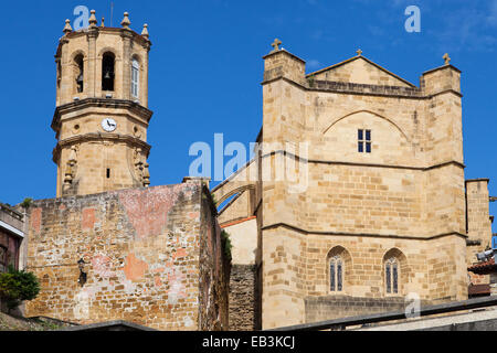 Kirche von San Salvador in Getaria, Baskisches Land, Spanien. Stockfoto