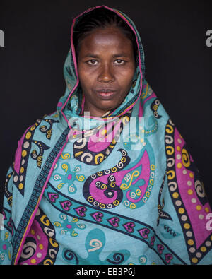 Bildschirmschoner, Bangladesch. 9. März 2014. Tazreen Fashion Überlebende Afroza Begum Alter von 26 Jahren sprang vom 3. Stock des Gebäudes mit einer psychischen Erkrankung leben. Sie wusste nie, die grausige Nacht könnte ein Vorbote einer anderen dunklen Episode ihres Lebens warten vor. Der Nacht Luft Heavy mit Rauch und Hitze und die Laute, erschrocken Schreie der vielen Menschen in das lodernde Tazreen Fashions Gebäude--gefangen waren nur der Anfang eines langwierigen Kampfes. Am 24. November 2012 mehr als 120 Personen zu Tode, nachdem er hinter verschlossenen Ausgängen werkseitig Tazreen Moden gefangen verbrannt, Stockfoto