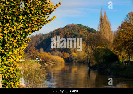 Hohe Felsen von Low Stadt in Bridgnorth, Shropshire, England gesehen. Stockfoto