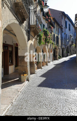 Über Browning Street, Asolo, Italien, Veneto. Stockfoto