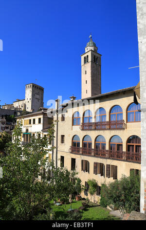 Asolo Schloss und Kathedrale Glockenturm, Italien, Veneto. Stockfoto