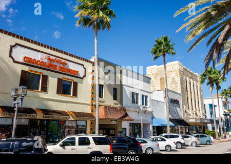 Daytonas Beach Florida, South Beach Street, Unternehmen, Bezirk, Palmen, Kress Gebäude, Angell & Phelps Schokoladenfabrik, Besucher reisen tou Stockfoto