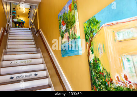 Mount Mt. Dora Florida, historische Innenstadt, Donnelly Street, Treppen Treppe Treppe, Galerien, Kunstwerke, Malerei, Besucher reisen Reise Tour Stockfoto