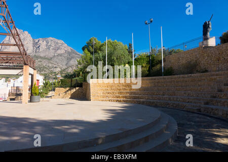 Finestrat, Costa Blanca, Spanien, Europa. Ein schönes Bergdorf in der Nähe der Ortschaft Benidorm. Stockfoto