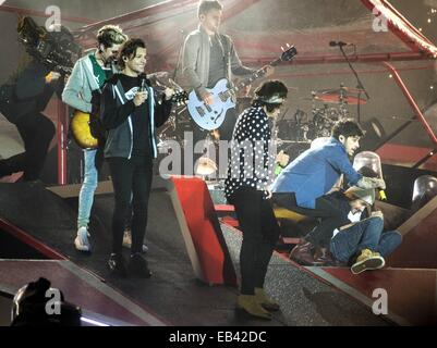 Eine Richtung im Croke Park in Dublin führt, wo sie drei führen Konzerte an drei Tagen mit: One Direction - Liam Payne umfällt, Harry Styles, Niall Horan, Zayn Malik, Louis Tomlinson, Liam Payne wo: Dublin, Irland: 23 Mai 201 Stockfoto