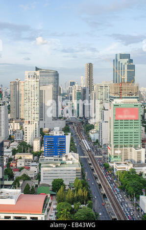 Blick auf Bangkok die Stadt mit Hauptverkehr Stockfoto