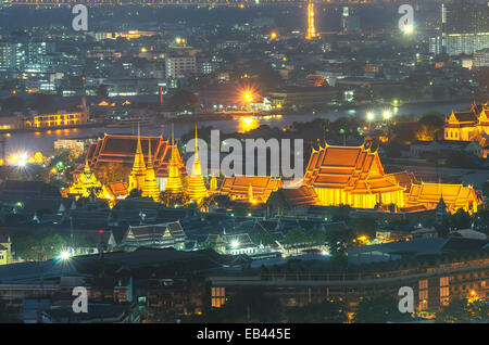 Wat Pho Tempel in der Dämmerung, Bangkok, Thailand Stockfoto