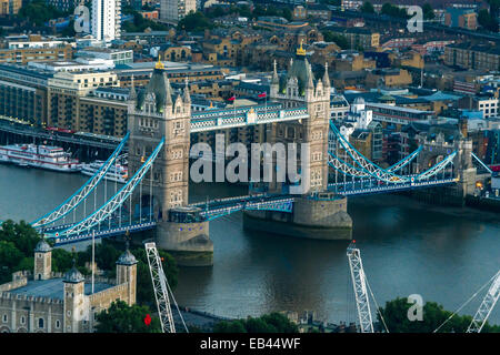 Tower Bridge, gesehen von oben auf die Gurke Stockfoto