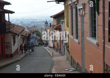 Bunten Strassen des Viertels La Candelaria kolonialen Bogota, Kolumbien Stockfoto